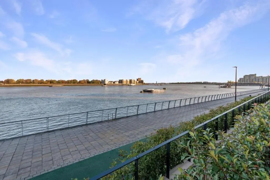 Luxury 2 Bedroom Apartment In Central London 0*,